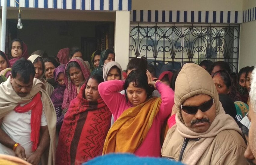 गंगोत्री देवी पहले से बीमार चल रही थीं लेकिन शनिवार (06 जनवरी) को भाई लालू यादव को सजा सुनाए जाने का सदमा बर्दाश्त नहीं कर सकीं और अगले ही दिन रविवार (07 जनवरी) को उनका निधन हो गया।