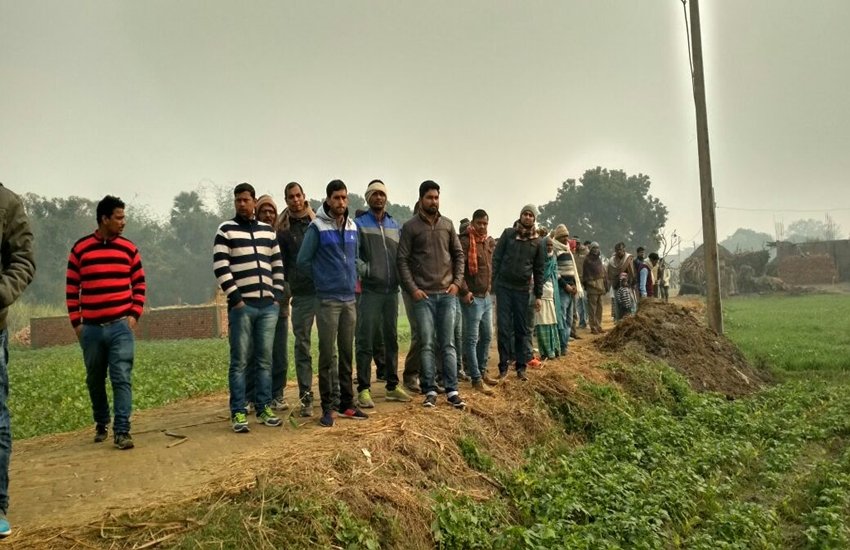 रविवार को ही देर शाम गंगोत्री देवी का शव उनके गांव चक्रपान लाया गया था।