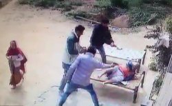 मेरठ में मां-बेटे की दिनदहाड़े हत्या, आरोपी फरार