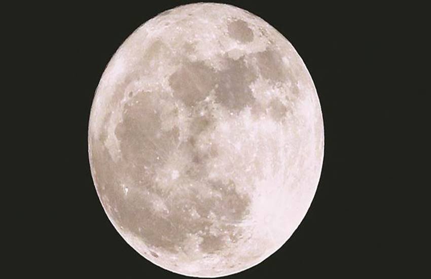 Moon, Blue Moon, Blue Moon in Sky, Blue Moon Seeing Date, 150 Years, Blue Moon in 150 Years, Blue Moon after 150 Years, Moon in Blue Colour, Blue Moon in This Month, International News Moon, Blue Moon, Blue Moon in Sky, Blue Moon Seeing Date, 150 Years, Blue Moon in 150 Years, Blue Moon after 150 Years, Moon in Blue Colour, Blue Moon in This Month, International News