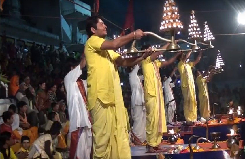 Narmada Jayanti 2018: नर्मदा जयंती की शाम को मां नर्मदा की महाआरती की जाती है। (फोटो सोर्स- यूट्यूब)