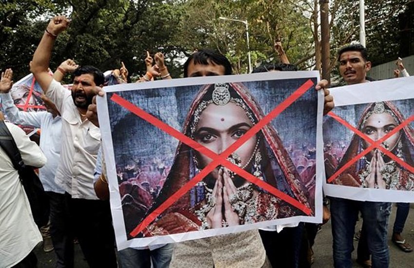 पद्मावत रिलीज पर राजस्थान हाईकोर्ट ने कहा- पहले देखेंगे फिल्म (AP फोटो)