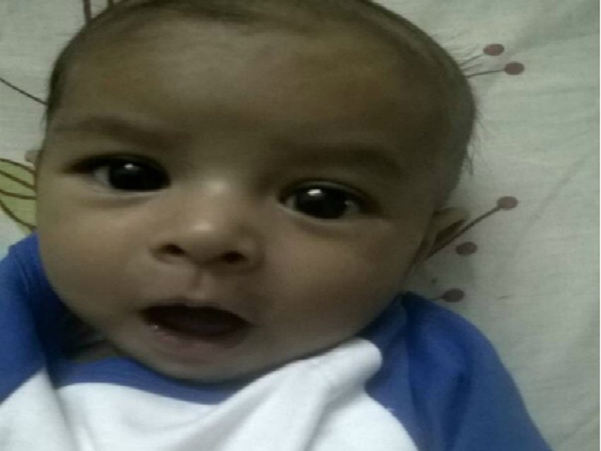  पाकिस्तान के लाहौर के एक चार महीने के बच्चे को एक नए जीवन का आशीर्वाद मिला। 