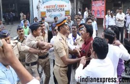 Mumbai bandh, mumbai caste clash, Parliament, lok sabha, rajya sabha, Congress, bjp, rss, PM Narendra modi, Rahul Gandhi, Koregaon Bhima, Maratah, Dalit, Dalit protests, Battle of Koregaon, Maharashtra, Maharashtra bandh, Mumbai, Hindi news, News in Hindi, Jansatta