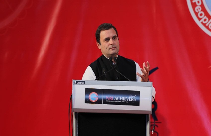 बहरीन में एनआरआई के सम्‍मेलन को संबोधित करतेे राहुल गांधी। (फोटो सोर्स: कांग्रेस के टि्वटर अकाउंट से)
