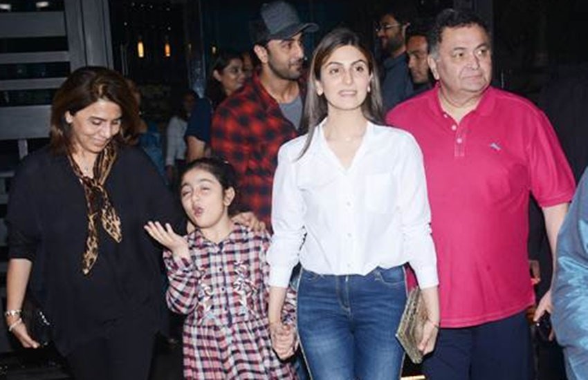 Rishi Kapoor,actor Rishi Kapoor, Ranbir Kapoor, रणबीर कपूर, Rishi Kapoor, ऋषि कपूर, Rishi Kapoor, Neetu Kapoor, Ranbir Kapoor, Riddhima Kapoor Sahani, rishi kapoor anger, Rishi Kapoor Refuses a Fan To Click Pics, entertainment, jansatta