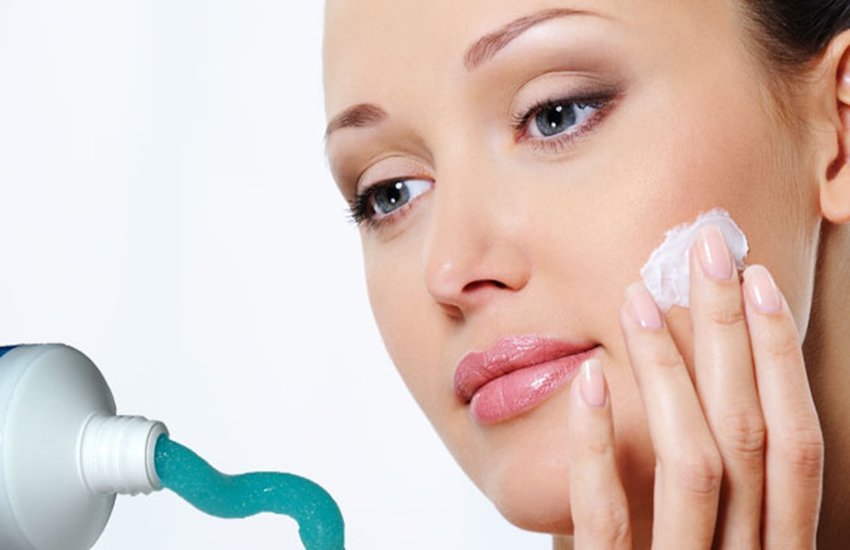 acne, pimples, toothpaste, toothpaste on face in hindi, acne treatment with toothpaste in hindi, effects of acne treatment with toothpaste in hindi, how to get rid of a pimple in one night, toothpaste for acne scars in hindi, toothpaste on pimples overnight in hindi, beauty tips in hindi, skin care tips in hindi, jansatta