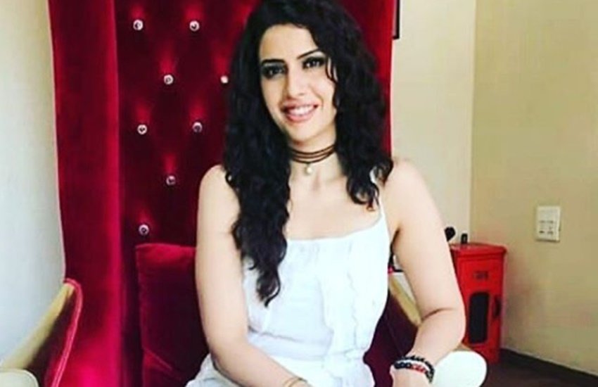 Smriti Kalra, actress Smriti Kalra, Dil Sambhal Jaa Zara, Aashim Gulati, actor Aashim Gulati, Dil Sambhal Jaa Zara tv show, Smiriti Kalra refuses to kiss Aashim Gulati, Smriti Kalra Dil Sambhal Jaa Zara, TV actress Smiriti Kalra, Sanjay kapoor, actor Sanjay kapoor, bollywood actor Sanjay kapoor, Star Plus, Star Plus show, Smriti Kalra on intimate scenes, intimate scenes, Smriti Kalra intimate scenes with sanjay kapoor, television, entertainment, jansatta