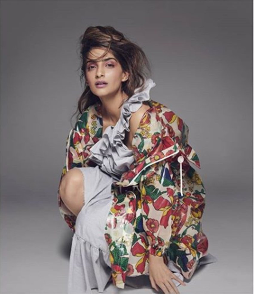 Sonam Kapoor, actress Sonam Kapoor, Sonam Kapoor Latest Photoshoot, Sonam Kapoor Photoshoot, Sonam Kapoor bold Photoshoot, Sonam Kapoor hot Photoshoot, Sonam Kapoor Photoshoot for elle, Sonam Kapoor Photoshoot for elle magazine, Sonam Kapoor elle magazine, Sonam Kapoor elle magazine Photoshoot, padman, sonam kapoor movie padman, neerja, movie neerja, veere di wedding, veere di wedding movie, kareena kapoor, swara bhaskar, Sonam Kapoor, akshay kumar, entertainment, jansatta
