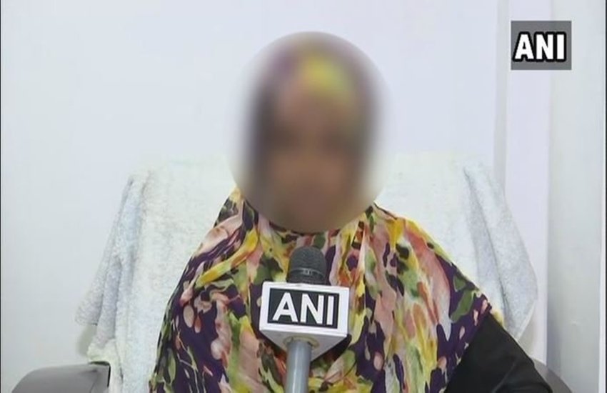 भारतीय विदेश मंत्रालय के प्रयास से स्वदेश लाई गई पीड़िता ने सुनाई आपबीती। (फोटो सोर्स - एएनआई)