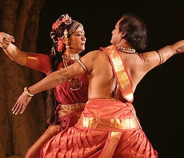 जयाराम राव के साथ वरिष्ठ नृत्यांगना वनश्री राव का कुचिपुड़ी डांस (फाइल फोटो)  जयाराम राव के साथ वरिष्ठ नृत्यांगना वनश्री राव का कुचिपुड़ी डांस (फाइल फोटो)