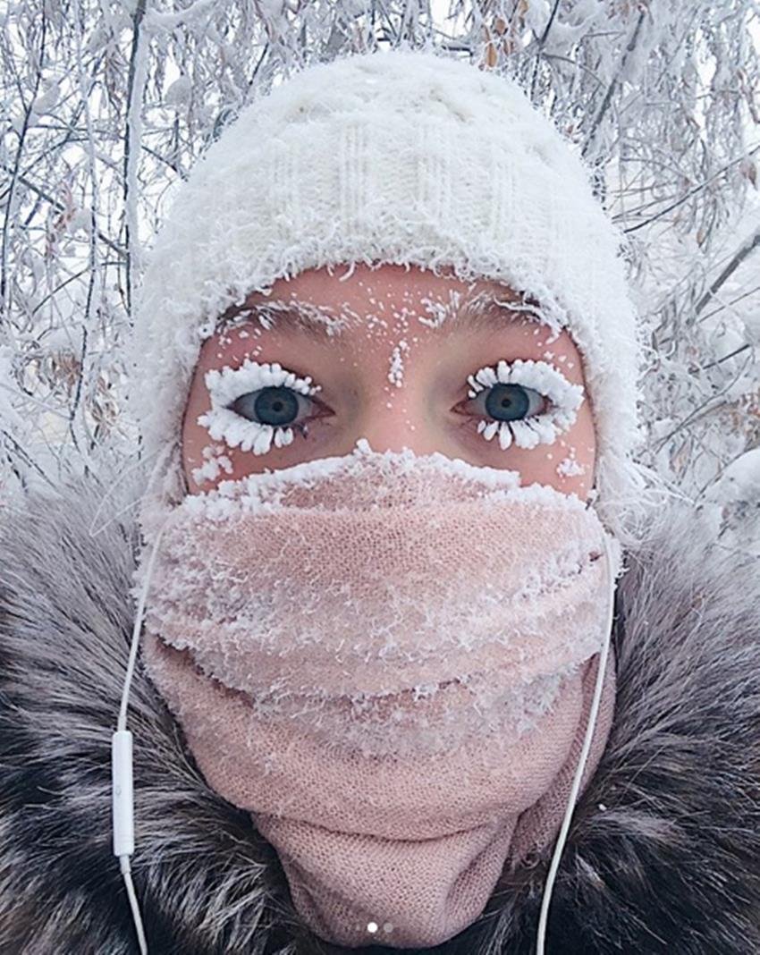 freezing siberian village, -60 degree in siberia, freezing eyelashes of people, freezing people, coldest city in the world,
