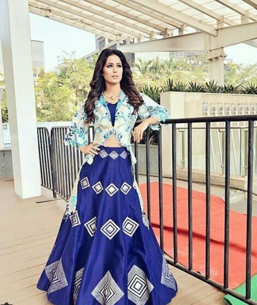 Lakme Fashion Week 2018, Bigg Boss ex contestant, Bigg Boss ex contestant Hina Khan, Bigg Boss ex contestant walk on ramp in Lakme Fashion Week 2018, see pictures of hina khan, hina khan walk on ramp in Lakme Fashion Week 2018, hina khan in Lakme Fashion Week 2018, Kriti Sanon, Karan Johar, Sonakshi Sinha, Yami Gautam, Tapsi Pannu, bollywood celebs walk on ramp in LFW,Lakme Fashion Week 2018 ramp walk, celebs walk on ramp in LFW, entertainment news, bollywood news, bollywood news, entertainment, entertainment news, bollywood news, bollywood news, entertainment news