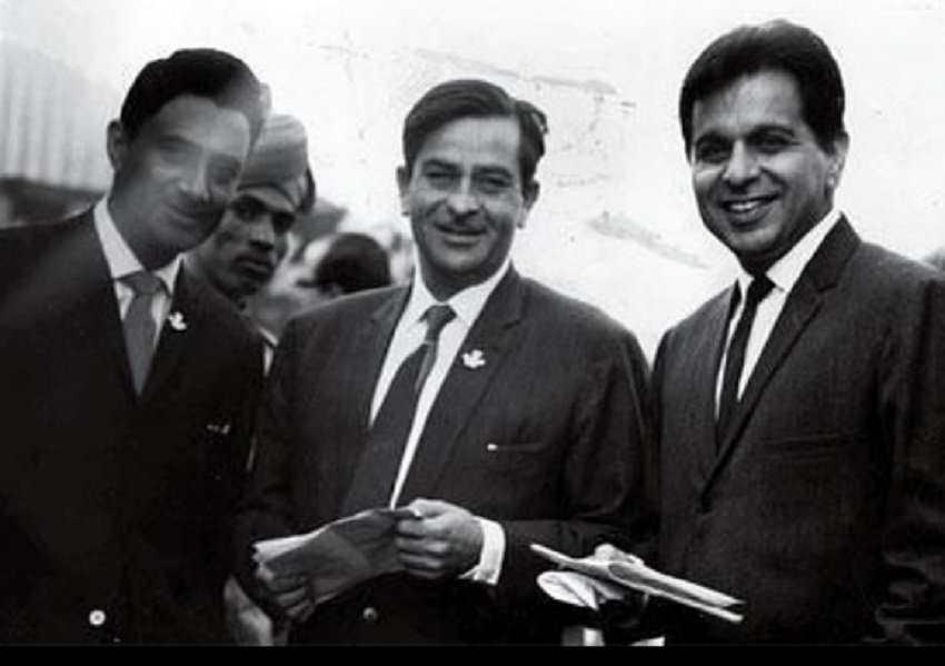 Dilip Kumar, Shah Rukh khan, dilip kumar son, shah rukh khan visit to dilipkumar place,bollywood news, television news, entertainment news in hindi, bollywood news