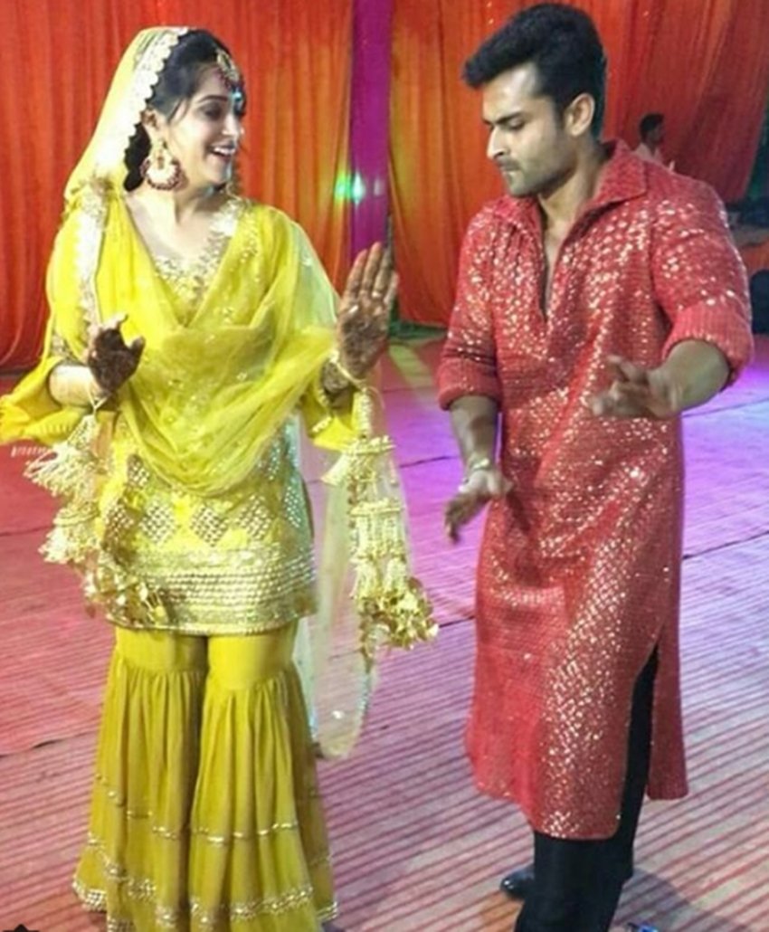 TV stars Shoaib Ibrahim, Dipika Kakar Mahandi and Sangeet, Colourful Pictures of Dipika Kakar san geet, SEE Sasural Simar Ka Actors pictures, Sasural Simar Ka, Actors, Sasural Simar Ka Actors, Shoaib Ibrahim, Dipika Kakar getting married, Dipika Kakar sangeet ceremony, videos of Dipika Kakar dancem Dipika Kakar sangeet in filmy style like DDLJ, entertainment news, bollywood news, television news, entertainment news