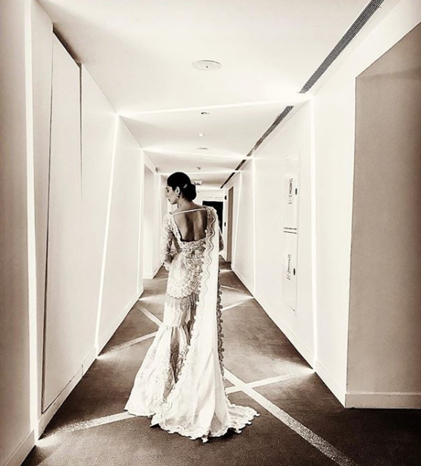 Mahira Khan, Lux Style Awards 2018, Pakistani Actress, Mahira Khan look stunning, Mahira Khan in an award function, beautiful pictures of Mahira Khan, entertainement news, entertainmnet news, bollywood news, television news, entertainmnet news, bollywood news, television news