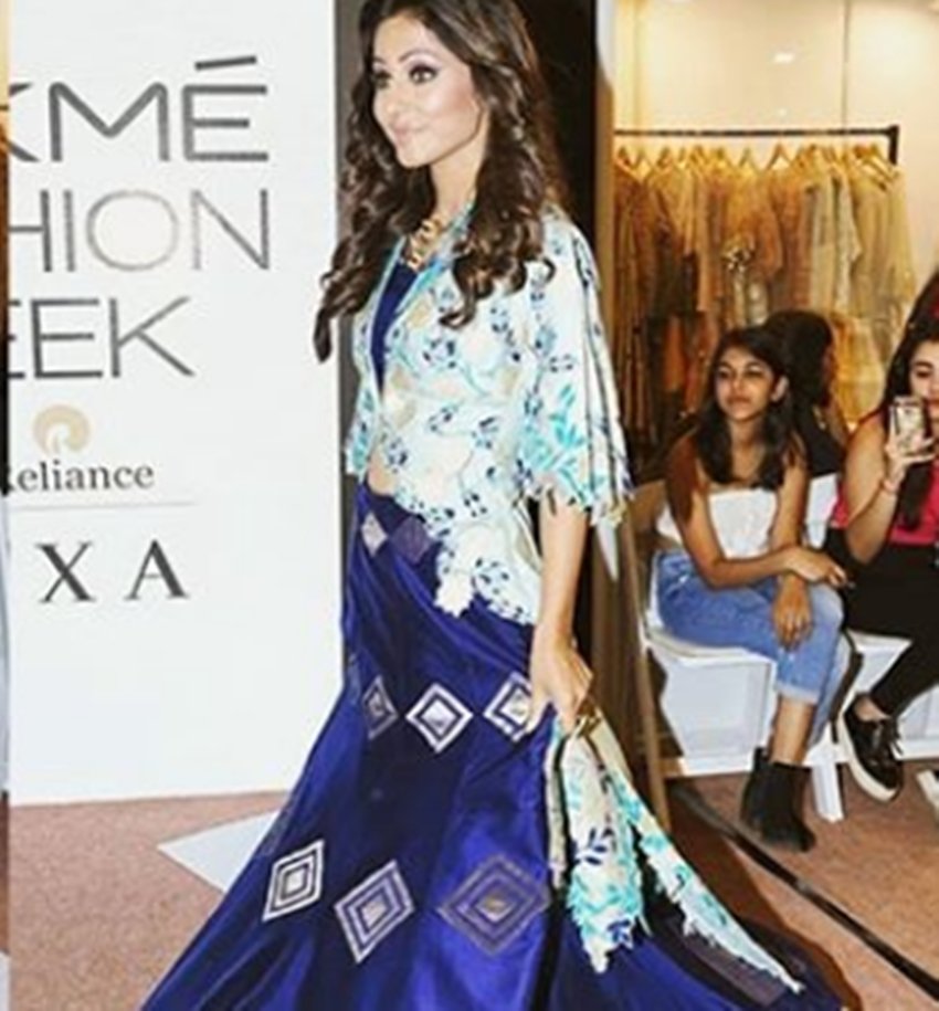 Lakme Fashion Week 2018, Bigg Boss ex contestant, Bigg Boss ex contestant Hina Khan, Bigg Boss ex contestant walk on ramp in Lakme Fashion Week 2018, see pictures of hina khan, hina khan walk on ramp in Lakme Fashion Week 2018, hina khan in Lakme Fashion Week 2018, Kriti Sanon, Karan Johar, Sonakshi Sinha, Yami Gautam, Tapsi Pannu, bollywood celebs walk on ramp in LFW,Lakme Fashion Week 2018 ramp walk, celebs walk on ramp in LFW, entertainment news, bollywood news, bollywood news, entertainment, entertainment news, bollywood news, bollywood news, entertainment news