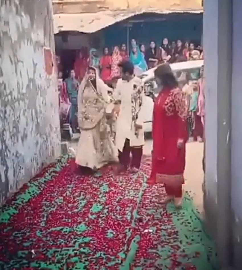 Dipika Kakar, Shoaib Ibrahim, Dipika Shoaib Wedding, Dipika Kakar ghrahpravesh, Dipika Kakar in Shoaib Ibrahim house, Shoaib Ibrahim house in bhopal,see Dipika Shoaib in rituals mood, Dipika Kakar, Shoaib Ibrahim, Dipika Shoaib Wedding, Dipika Kakar ghrahpravesh, Dipika Kakar in Shoaib Ibrahim house, Shoaib Ibrahim house in bhopal,see Dipika Shoaib in rituals mood, entertainmnet news, bollywood news, television news, entertainmnet news, bollywood news, television news