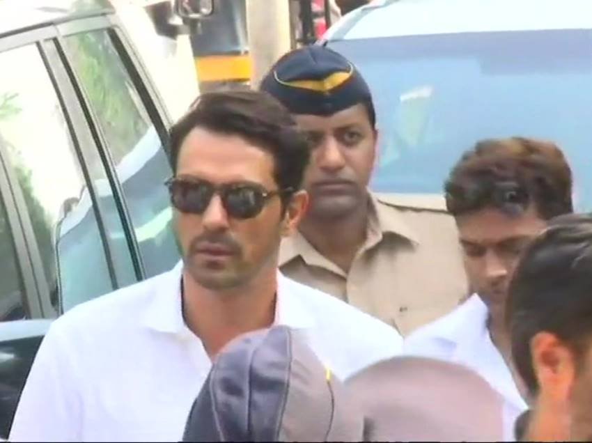 sridevi, sridevi kapoor, sridevi kapoor funeral, sridevi funeral video, sridevi funeral photos, shree devi funeral photos, shree devi, shree devi funeral, shree devi kapoor, shri devi, shri devi funeral, shri devi latest news, shree devi funeral video, sridevi funeral, sridevi funeral video, sridevi funeral news, shree devi death news, shree devi news, sridevi death news, sridevi death, sridevi news, sridevi news in hindi