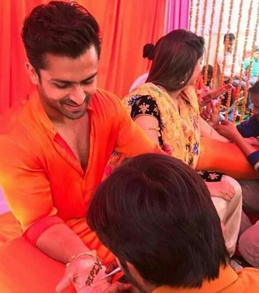 TV stars Shoaib Ibrahim, Dipika Kakar Mahandi and Sangeet, Colourful Pictures of Dipika Kakar san geet, SEE Sasural Simar Ka Actors pictures, Sasural Simar Ka, Actors, Sasural Simar Ka Actors, Shoaib Ibrahim, Dipika Kakar getting married, Dipika Kakar sangeet ceremony, videos of Dipika Kakar dancem Dipika Kakar sangeet in filmy style like DDLJ, entertainment news, bollywood news, television news, entertainment news