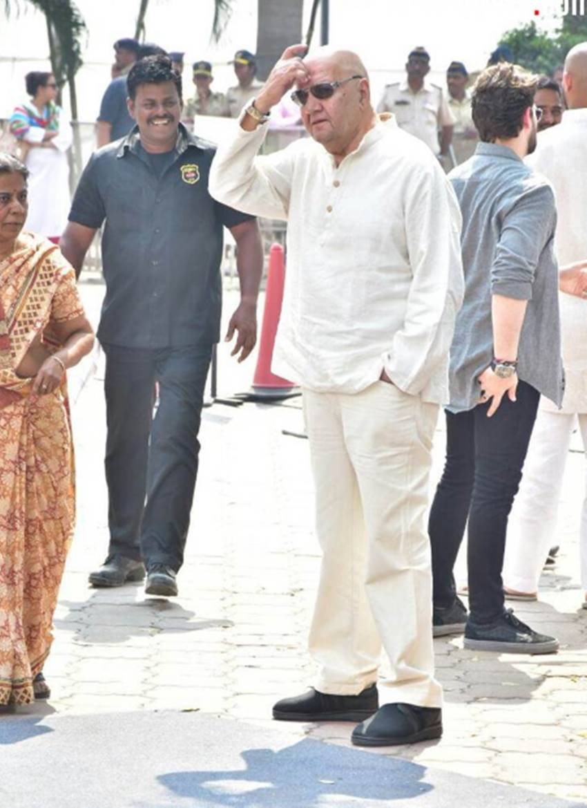 sridevi, sridevi kapoor, sridevi kapoor funeral, sridevi funeral video, sridevi funeral photos, shree devi funeral photos, shree devi, shree devi funeral, shree devi kapoor, shri devi, shri devi funeral, shri devi latest news, shree devi funeral video, sridevi funeral, sridevi funeral video, sridevi funeral news, shree devi death news, shree devi news, sridevi death news, sridevi death, sridevi news, sridevi news in hindi