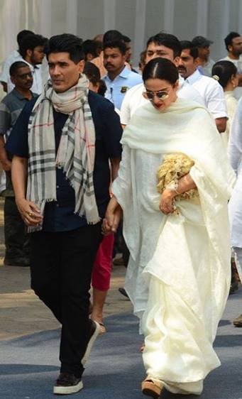 sridevi, sridevi kapoor, sridevi kapoor funeral, sridevi funeral video, sridevi funeral photos, shree devi funeral photos, shree devi, shree devi funeral, shree devi kapoor, shri devi, shri devi funeral, shri devi latest news, shree devi funeral video, sridevi funeral, sridevi funeral video, sridevi funeral news, shree devi death news, shree devi news, sridevi death news, sridevi death, sridevi news, sridevi news in hindi