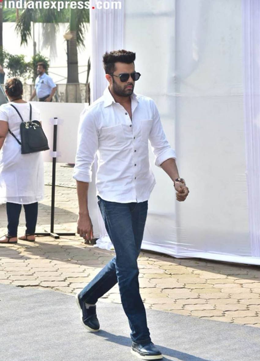 sridevi, sridevi kapoor, sridevi kapoor funeral, sridevi funeral video, sridevi funeral photos, shree devi funeral photos, shree devi, shree devi funeral, shree devi kapoor, shri devi, shri devi funeral, shri devi latest news, shree devi funeral video, sridevi funeral, sridevi funeral video, sridevi funeral news, shree devi death news, shree devi news, sridevi death news, sridevi death, sridevi news, sridevi news in hindi