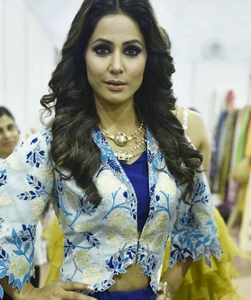 Lakme Fashion Week 2018, Bigg Boss ex contestant, Bigg Boss ex contestant Hina Khan, Bigg Boss ex contestant walk on ramp in Lakme Fashion Week 2018, see pictures of hina khan, hina khan walk on ramp in Lakme Fashion Week 2018, hina khan in Lakme Fashion Week 2018, Kriti Sanon, Karan Johar, Sonakshi Sinha, Yami Gautam, Tapsi Pannu, bollywood celebs walk on ramp in LFW,Lakme Fashion Week 2018 ramp walk, celebs walk on ramp in LFW, entertainment news, bollywood news, bollywood news, entertainment, entertainment news, bollywood news, bollywood news, entertainment news