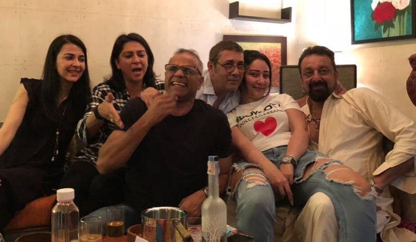 Sanjay Dutt, Maanyata Dutt, Sanjay Dutt and Maanyata Dutt House partying, Sanjay Dutt with family and friends see pictures, see pictures of Sanjay Dutt And Maanyata Dutt, House party of Sanjay and Maanyata, enterttainment news, bollywood news, television news, entertainmentnews, enterttainment news, bollywood news, television news, entertainment news