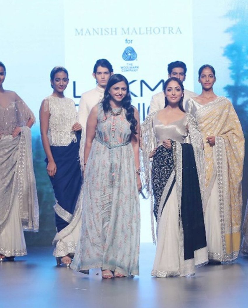 Lakme Fashion Week 2018, Kriti Sanon, Karan Johar, Sonakshi Sinha, Yami Gautam, Tapsi Pannu, bollywood celebs walk on ramp in LFW, Lakme Fashion Week 2018 ramp walk, celebs walk on ramp in LFW, entertainment news, bollywood news, bollywood news, entertainment, entertainment news, bollywood news, bollywood news, entertainment news