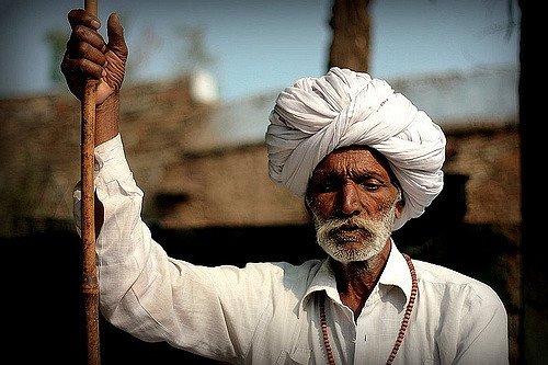 दुनिया मेरे आगेः सिकुड़ती संवेदनाएं