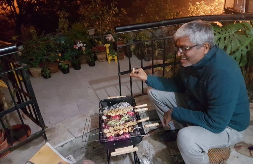 आप नेता आशुतोष।