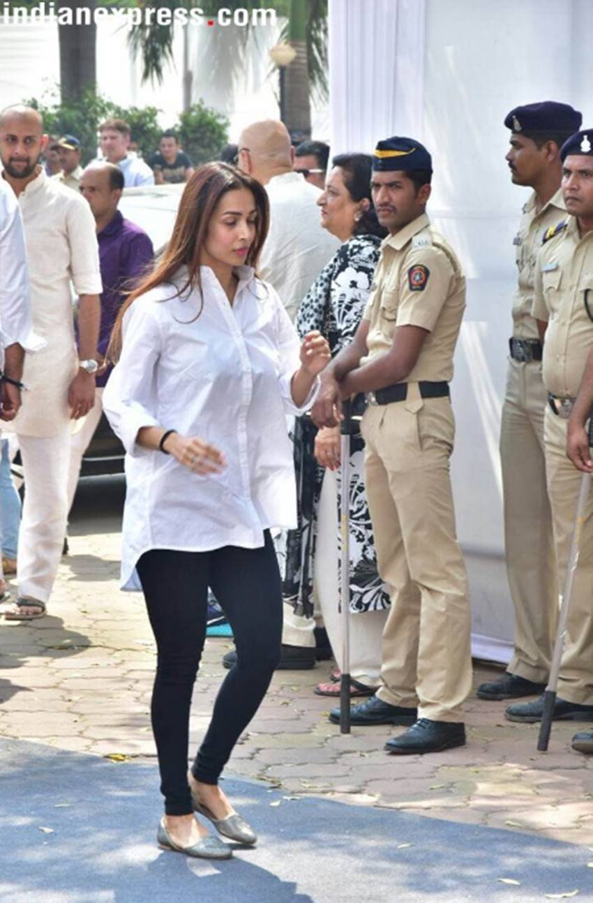 sridevi, sridevi kapoor, sridevi kapoor funeral, sridevi funeral video, sridevi funeral photos, shree devi funeral photos, shree devi, shree devi funeral, shree devi kapoor, shri devi, shri devi funeral, shri devi latest news, shree devi funeral video, sridevi funeral, sridevi funeral video, sridevi funeral news, shree devi death news, shree devi news, sridevi death news, sridevi death, sridevi news, sridevi news in hindi