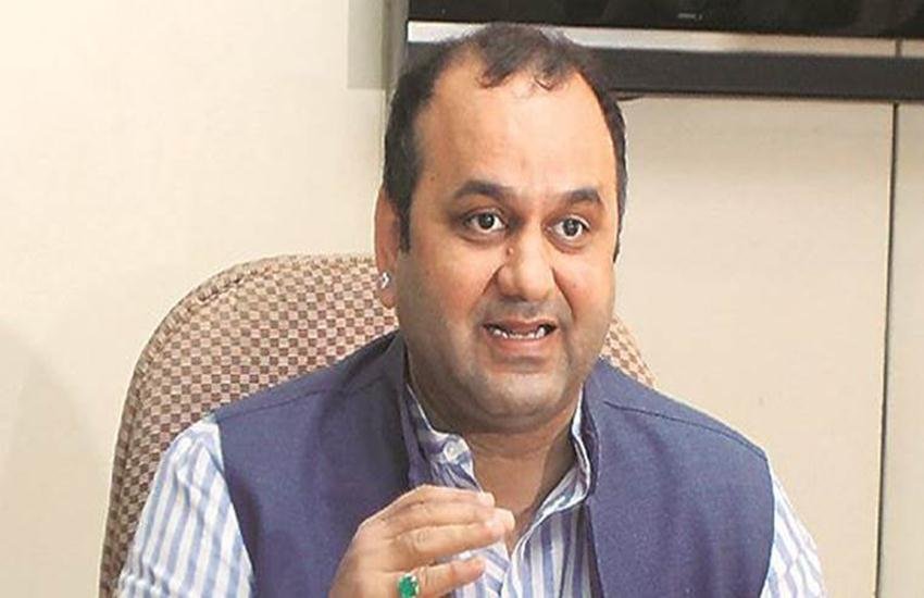 बीजेपी सांसद महेश गिरी।