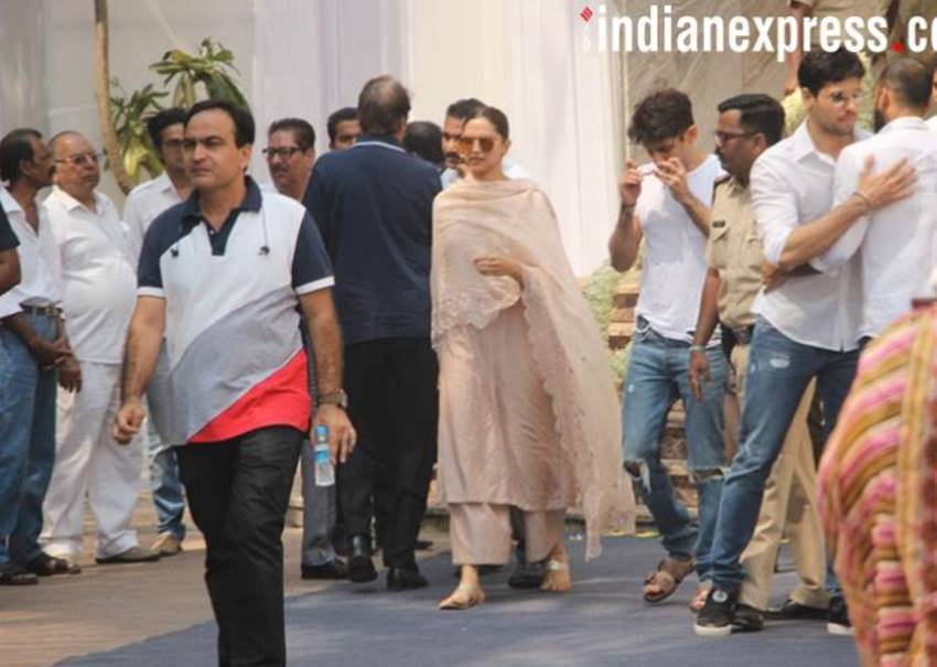 sridevi, sridevi kapoor, sridevi kapoor funeral, sridevi funeral video, sridevi funeral photos, shree devi funeral photos, shree devi, shree devi funeral, shree devi kapoor, shri devi, shri devi funeral, shri devi latest news, shree devi funeral video, sridevi funeral, sridevi funeral video, sridevi funeral news, shree devi death news, shree devi news, sridevi death news, sridevi death, sridevi news, sridevi news in hindi