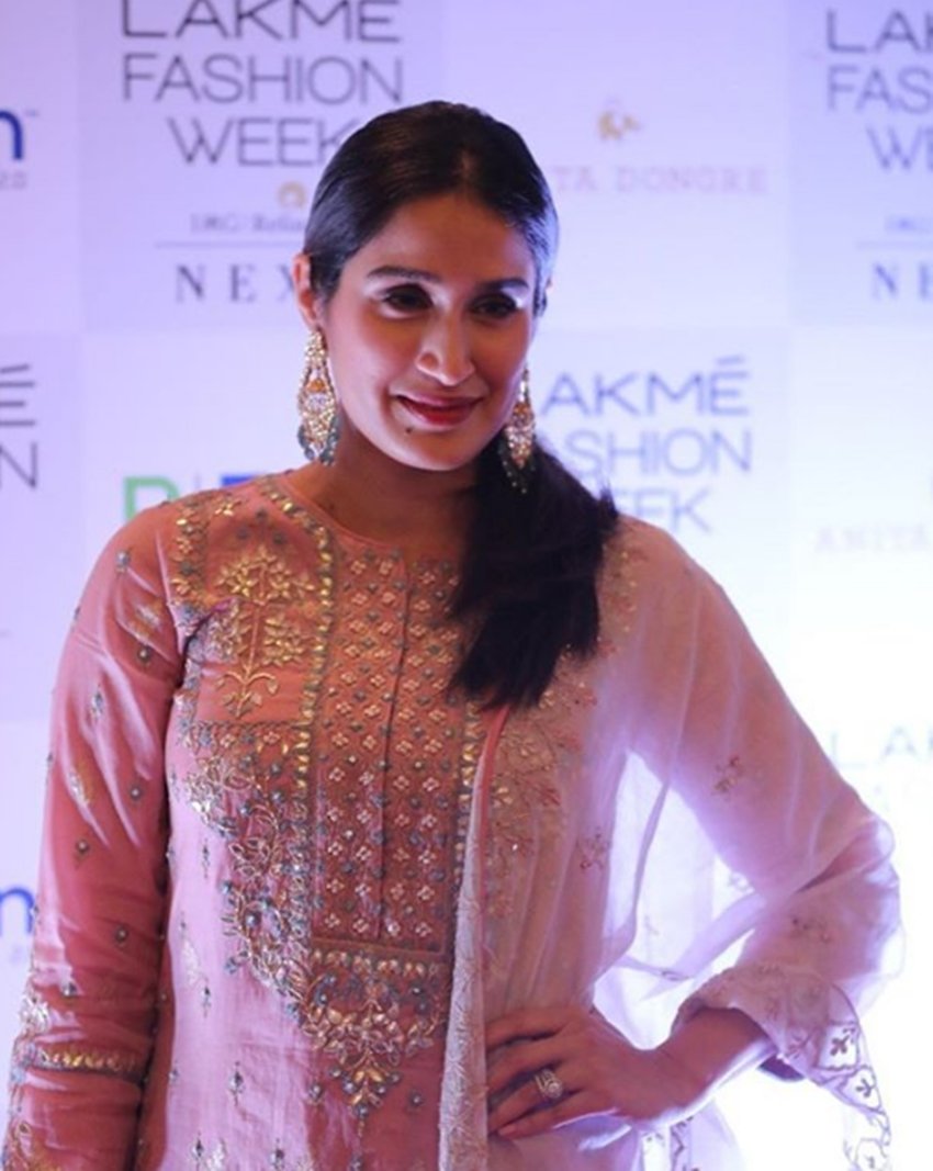 Lakme Fashion Week 2018, Kriti Sanon, Karan Johar, Sonakshi Sinha, Yami Gautam, Tapsi Pannu, bollywood celebs walk on ramp in LFW, Lakme Fashion Week 2018 ramp walk, celebs walk on ramp in LFW, entertainment news, bollywood news, bollywood news, entertainment, entertainment news, bollywood news, bollywood news, entertainment news