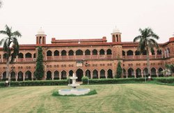 अलीगढ़ मुस्लिम विश्वविद्यालय छात्र संघ की धमकी- किसी आरएसएस वाले को बुलाया तो होगा बुरा अंजाम