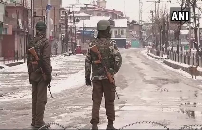 Srinagar, Karan Nagar, terrorist attack, crpf, Jammu kashmir, jammu news, Srinagar news, Kashmir news, army news, Terror attack, army camp attack, Sunjuwan, Sunjuwan Army Camp, jk encounter, encounter, Terrorsit killed, army killed, army martyred, जवान शहीद, सेना शहीद, Jammu news, Hindi news, News in hindi, Jansatta