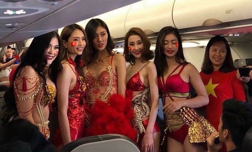 Vietnamese Airline, Lingerie show in Flight, Vietjet Air plane, Vietnamese airline, Controversy, Bikini Show, Movie, Entertainment News