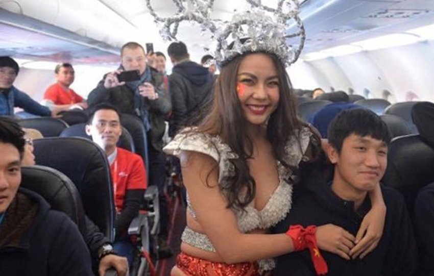 Vietnamese Airline, Lingerie show in Flight, Vietjet Air plane, Vietnamese airline, Controversy, Bikini Show, Movie, Entertainment News