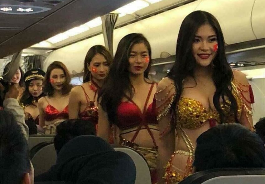 Vietnamese Airline, Lingerie show in Flight, Vietjet Air plane, Vietnamese airline, Controversy, Bikini Show, Movie, Entertainment News