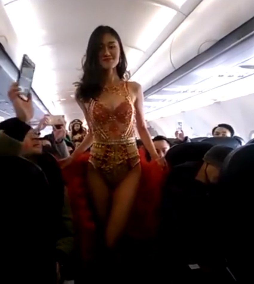 Vietnamese Airline, Lingerie show in Flight, Vietjet Air plane, Vietnamese airline, Controversy, Bikini Show, Movie, Entertainment News