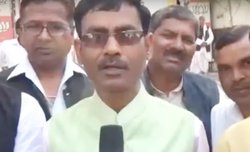 हिंदुओं को ज्यादा बच्चे पैदा करने की सलाह दे रहे थे बीजेपी विधायक, पत्नी पर कहा कुछ ऐसा कि शरमा गए लोग