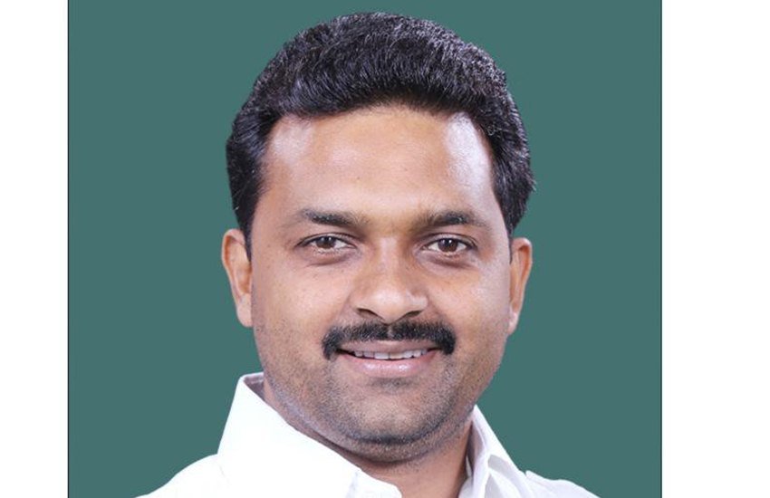 उत्तर प्रदेश के बांसगांव से बीजेपी सांसद कमलेश पासवान (ANI ट्विटर) उत्तर प्रदेश के बांसगांव से बीजेपी सांसद कमलेश पासवान (ANI ट्विटर)