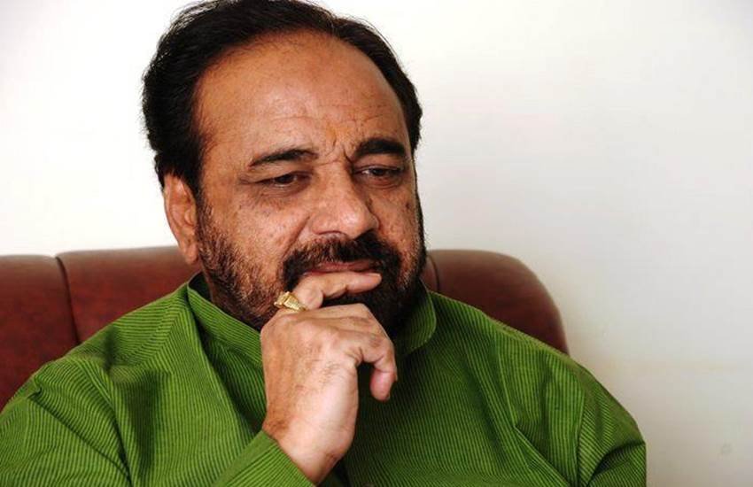 मध्य प्रदेश के पंचायत और ग्रामीण विकास मंत्री गोपाल भार्गव। (फोटो सोर्स - फेसबुक)