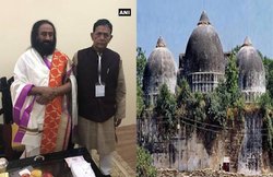 राम मंदिर: श्री श्री से मिले अयोध्या विवाद के याचिकाकर्ता हाजी महबूब, बोले- मेरा आपको पूरा समर्थन