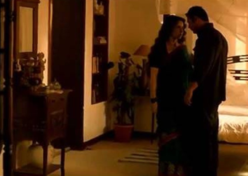 Kangana Ranaut, Kangana Ranaut Bold Scenes, Kangana Ranaut Bold Pictures, Kangana Ranaut Hot Pics, Kangana Ranaut Movies, Kangana Ranaut Topless, Kangana Ranaut Emraan Hashmi