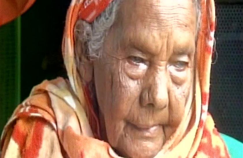 स्वच्छ भारत अभियान की मैस्कॉट कुंवर बाई का शुक्रवार को 106 साल की उम्र में निधन हो गया। (फोटोः एएनआई)