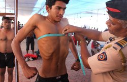 मुजफ्फरनगर: लड़की से मिलने गए युवक को पीटा और बाइक जलाई, सांप्रदायिक तनाव की आशंका