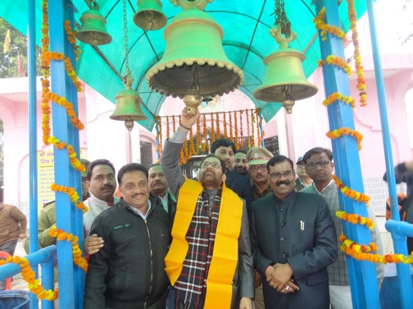 नकवी ने सांप्रदायिक सद्भाव को बढ़ावा देने के लिए सभी धर्मों का सम्मान करने की बात कही। (तस्वीरें नकवी और एएनआई के ट्विटर हैंडल से ली गई हैं। (फोटो सोर्स- ट्विटर)